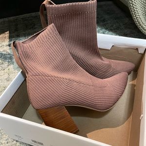 Stunning & comfortable boots!